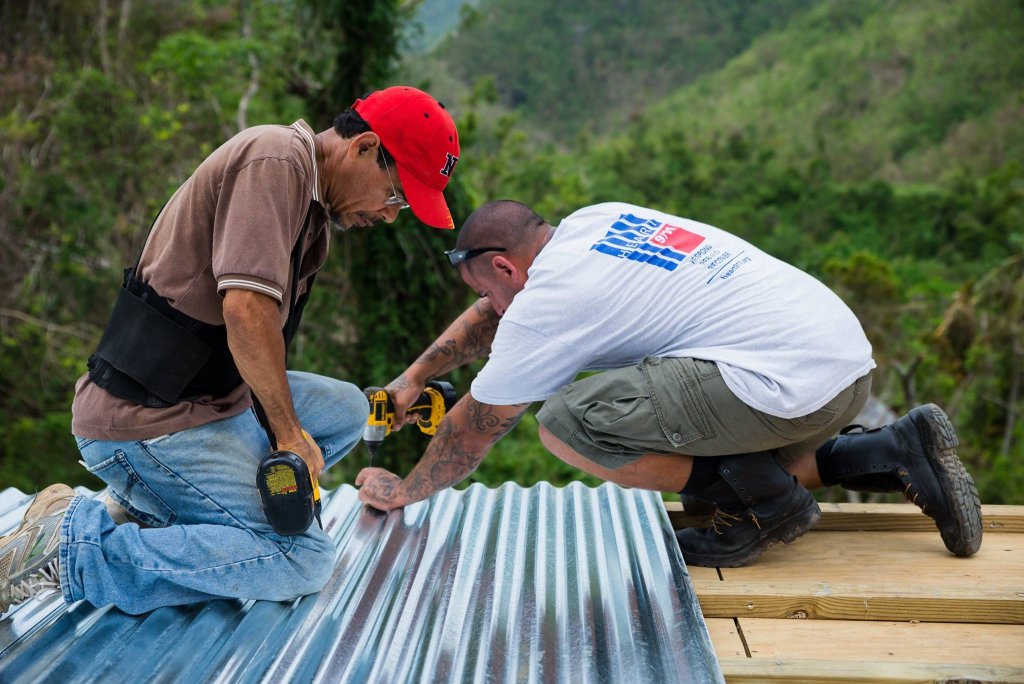 NYC District Council of Carpenters Volunteers - Rebuilding Puerto Rico