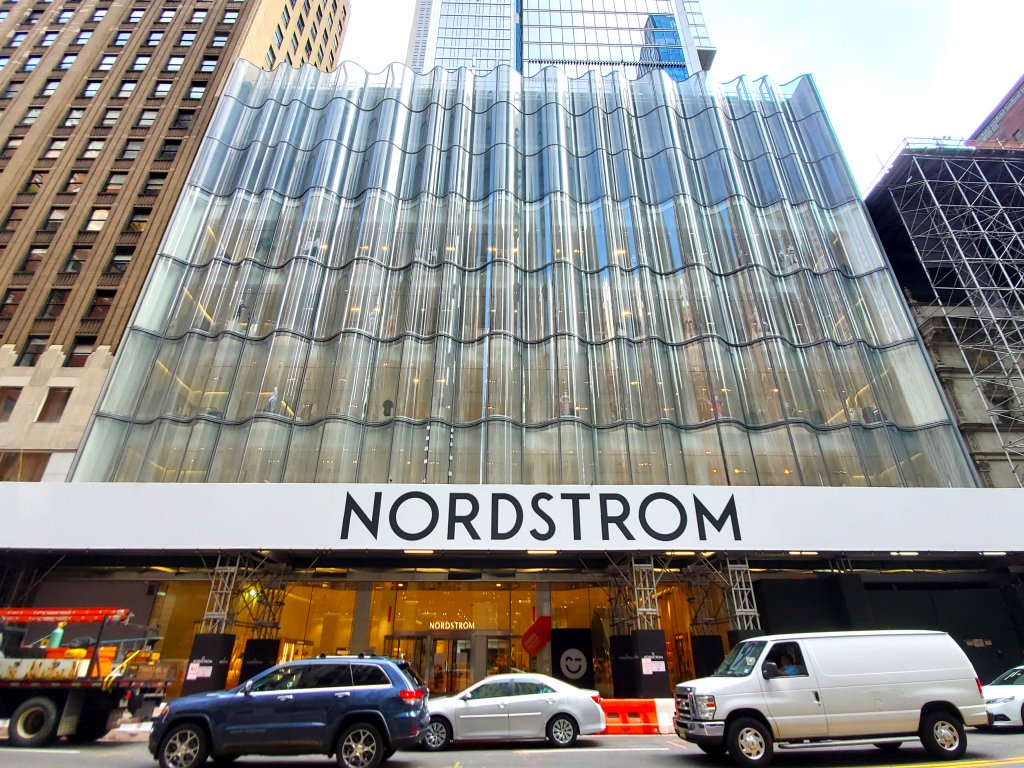 Hotels Near Nordstrom NYC Flagship